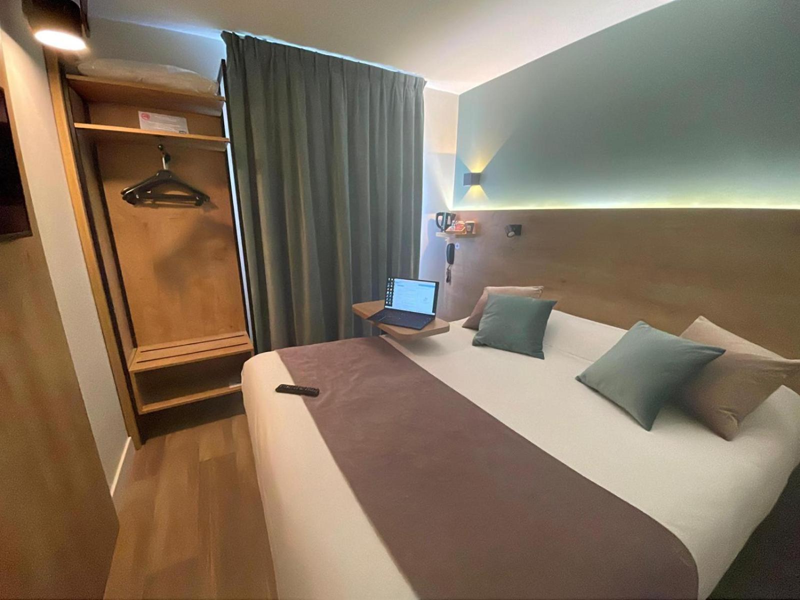 Kyriad Sud - A709 Hotel